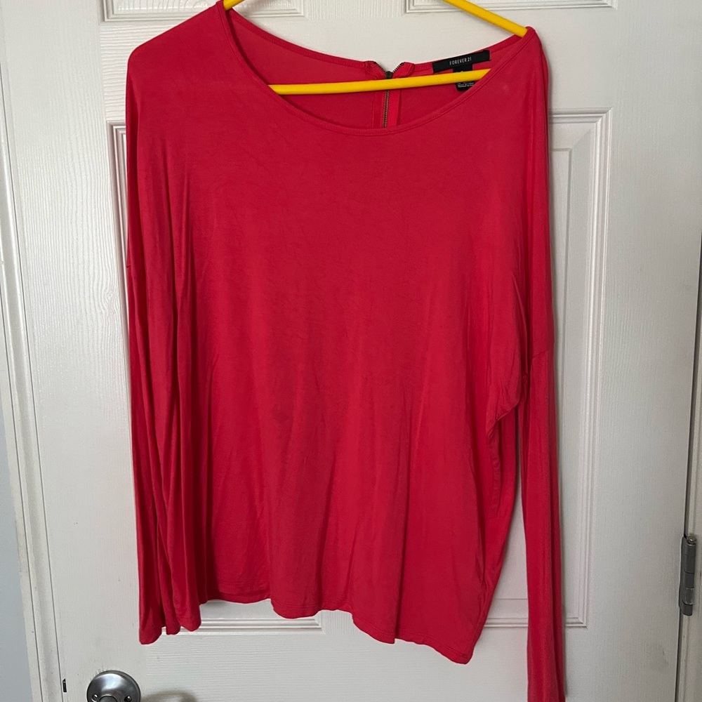 3/$9 Forever 21 Womens basic long sleeve t shirt. Very very soft. Medium size